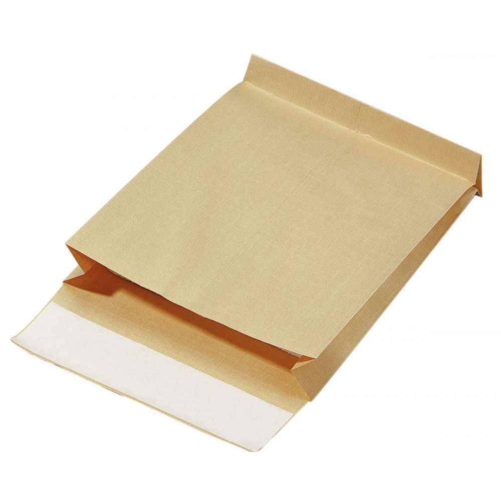 On favorise des enveloppes a soufflets pour les petites pieces (T-shirt, bijoux,blouse, etc...)